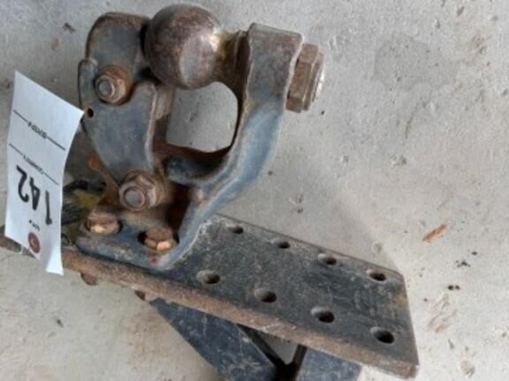 2-5/16"-ball-/-pintle-receiver-hitch-image-3