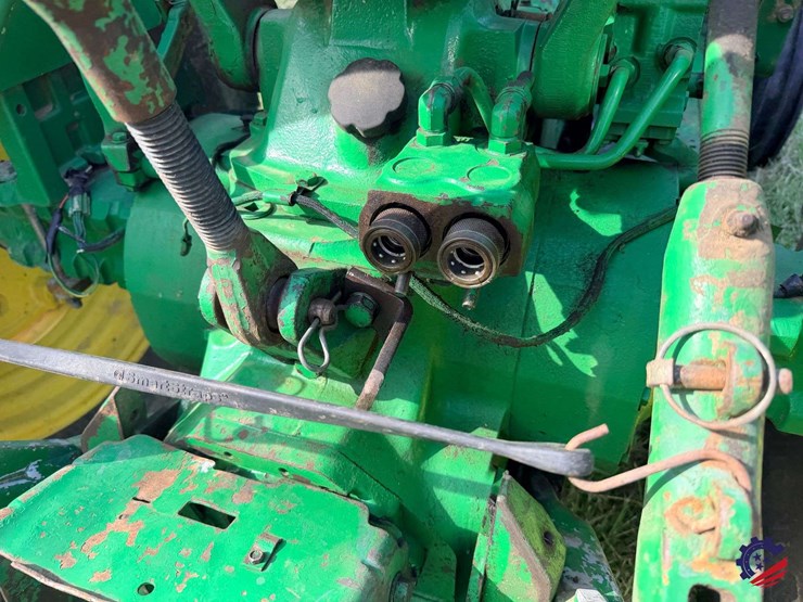 john-deere-2640-image-32