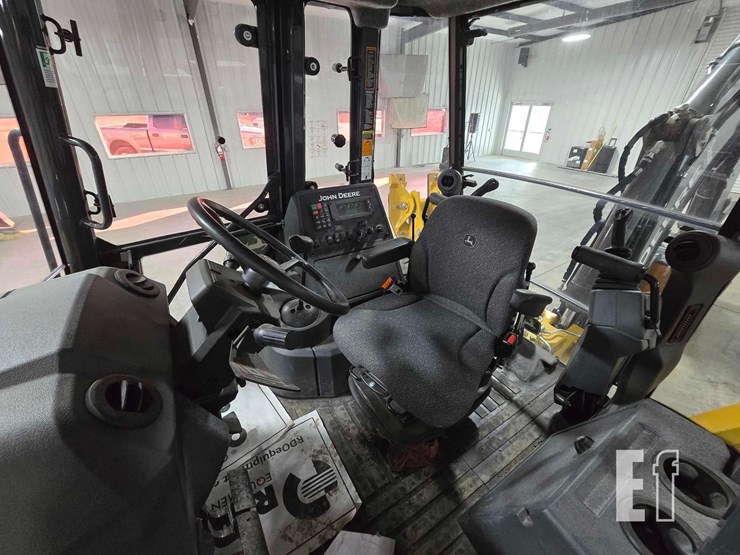 2023-deere-320-p-tier-image-13