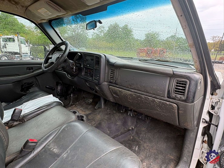 2005-chevrolet-silverado-2500hd-image-49