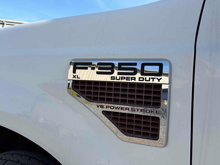 2010-ford-f350-xl-image-10