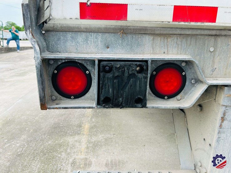 2015-vanguard-53-ft-image-27