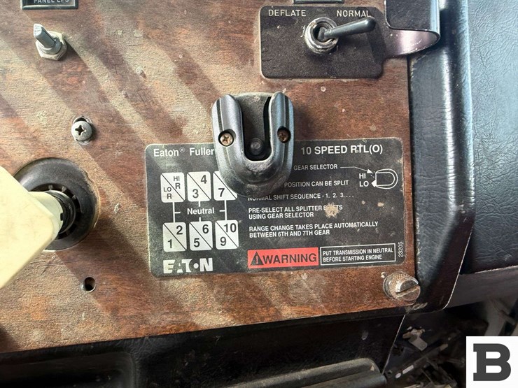 1995-peterbilt-378-image-49