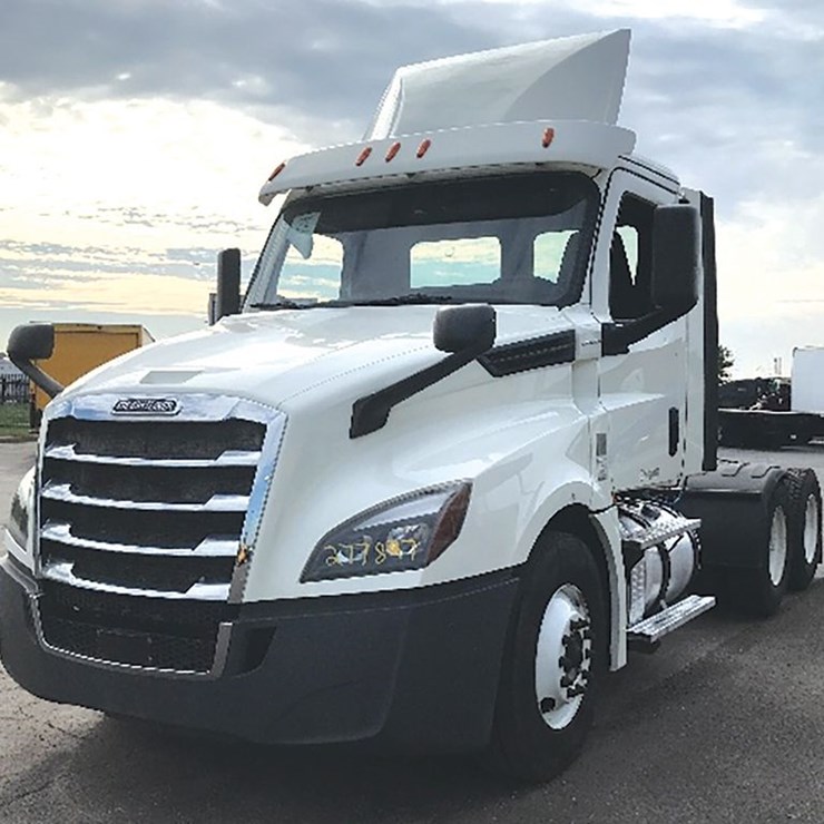 2018 FREIGHTLINER CASCADIA 126