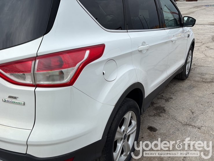 2014-ford-escape-image-19