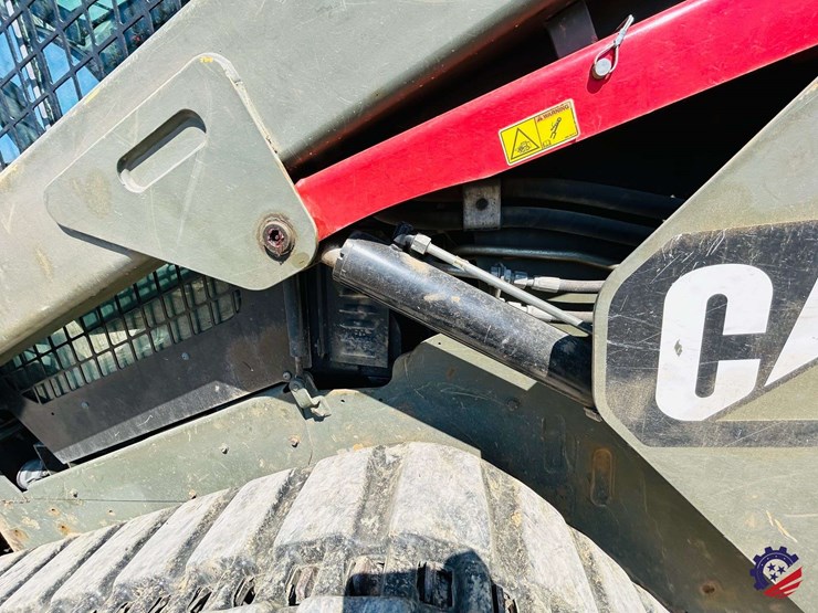 2018-caterpillar-299d2-image-34