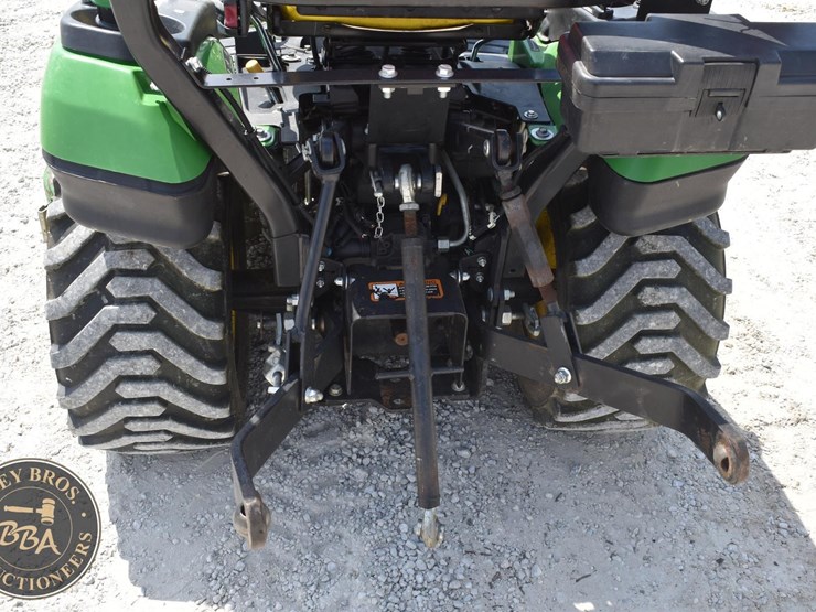 2017-john-deere-1025r-image-23