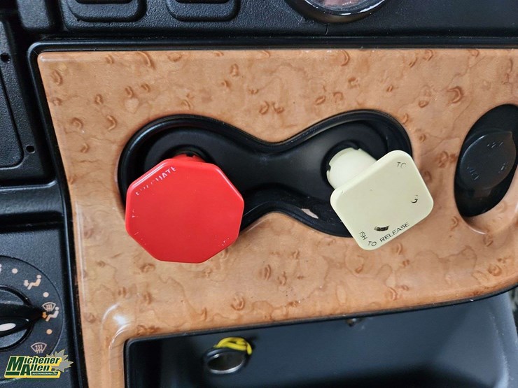 2014-international-prostar-image-10