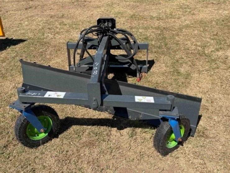 giyi-skid-steer-grader-image-2