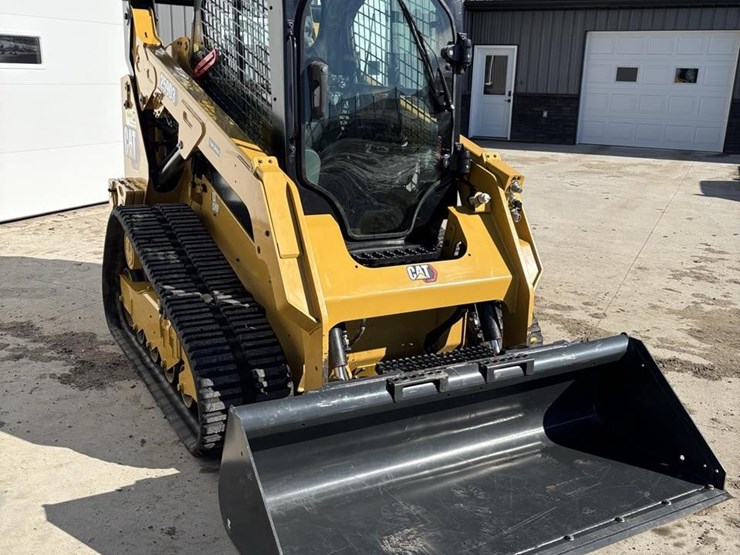 2020-caterpillar-259d3-image-1