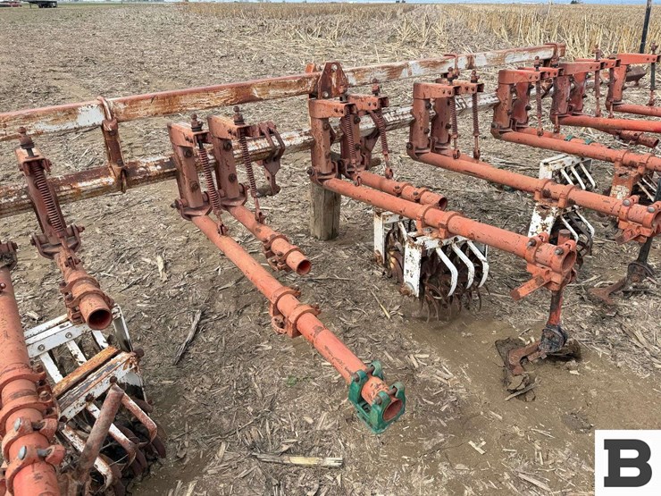 lilliston-rolling-cultivator-image-13