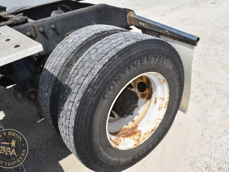 2005-peterbilt-385-image-20