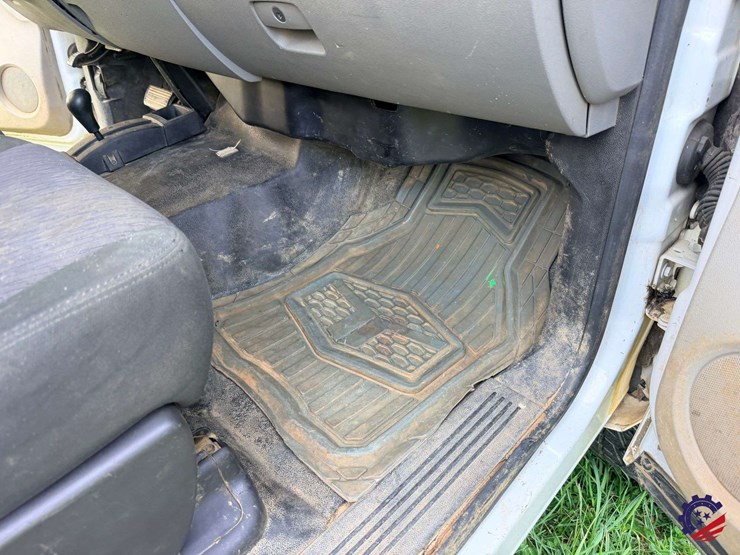 2012-chevrolet-silverado-2500hd-image-52