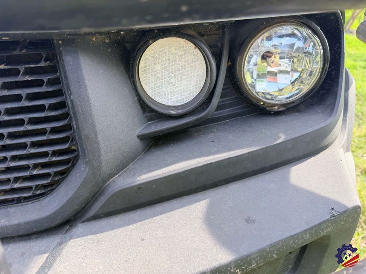 2019-john-deere-gator-xuv-835m-image-23