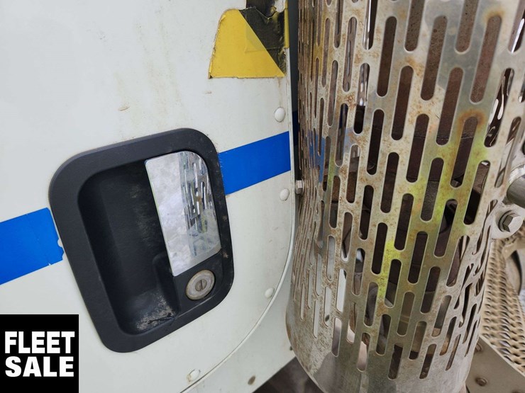 2015-peterbilt-367-image-48