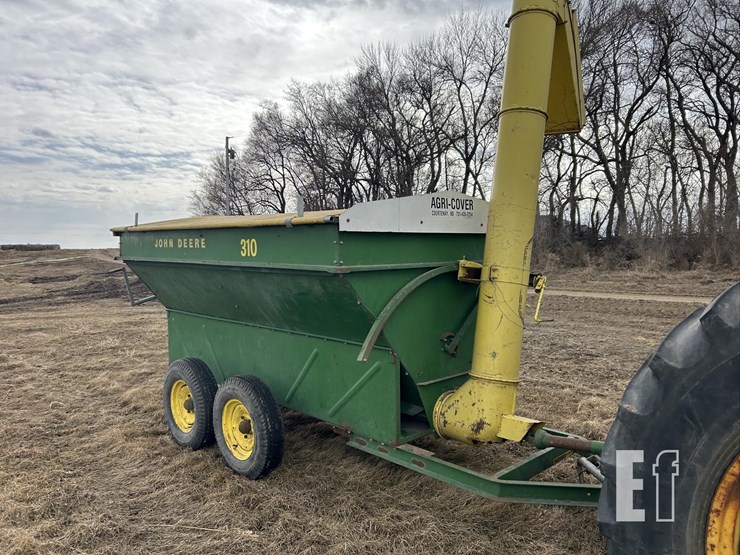 john-deere-310-image-1