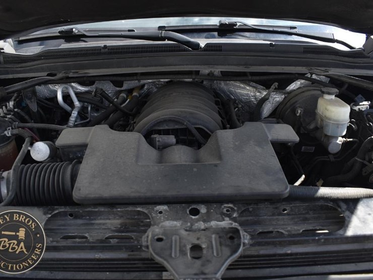 2015-chevrolet-tahoe-ltz-image-29