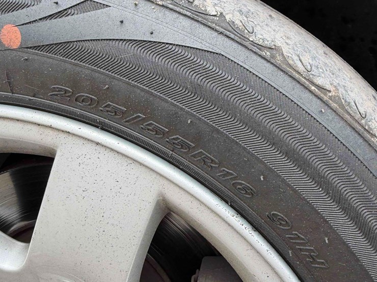 2003-bmw-325i-image-8