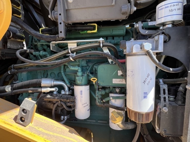 2023-volvo-l70h-wheel-loader-image-30