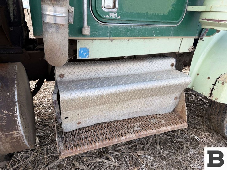 1984-kenworth-w900-image-26