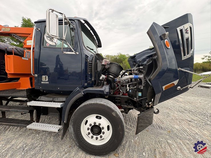 2019-western-star-4700-image-64