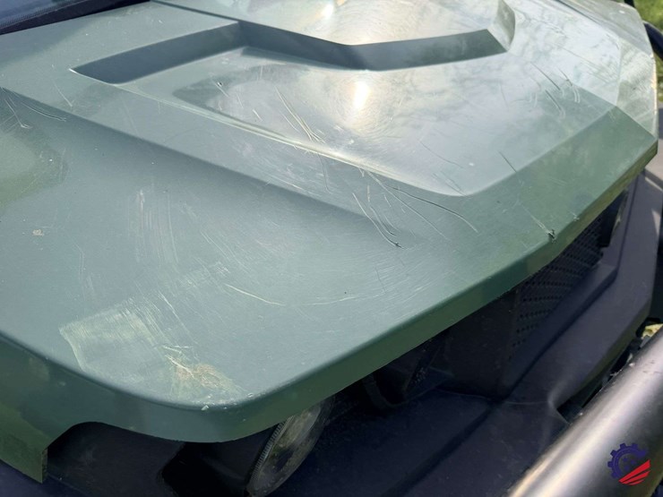 2019-john-deere-gator-xuv-835m-image-13