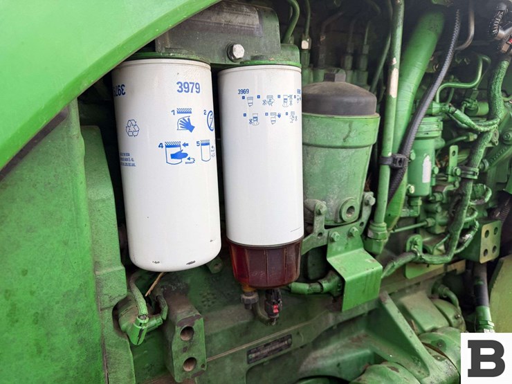 2011-john-deere-8310r-image-38