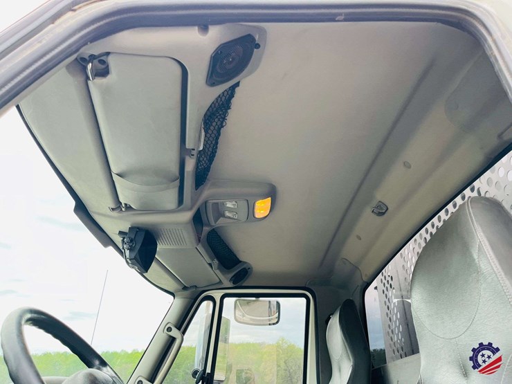 2015-international-durastar-4300-image-86