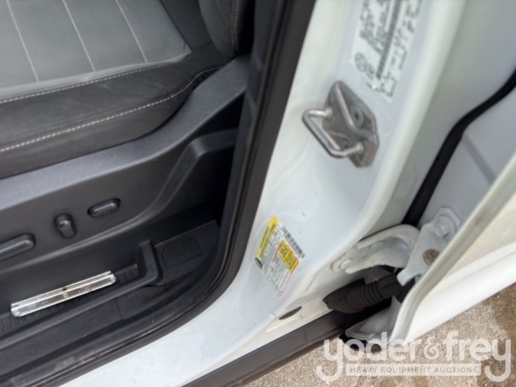 2014-ford-escape-image-37