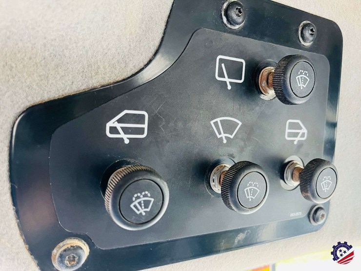 2010-caterpillar-120m-image-132