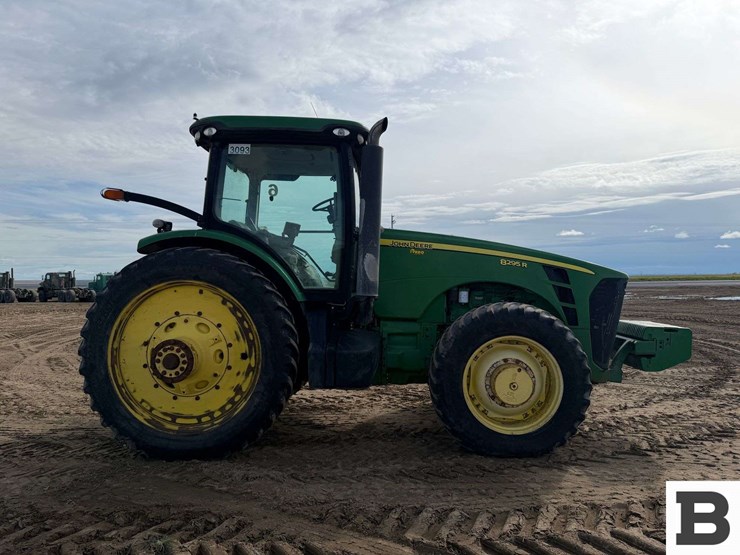 2014-john-deere-8295r-image-7