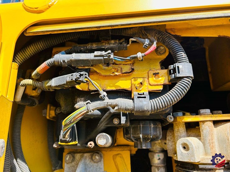 2022-komatsu-d65px-18-image-54