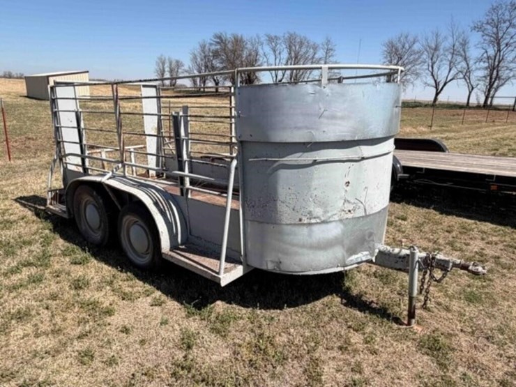 bumper-pull-livestock-trailer-image-2
