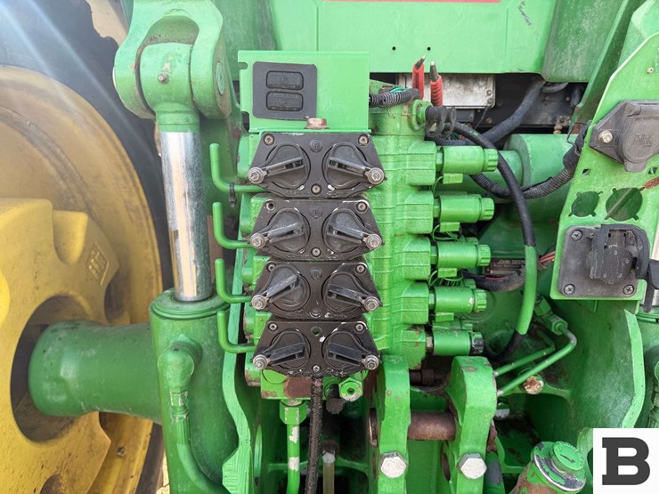 2003-john-deere-8420-image-32