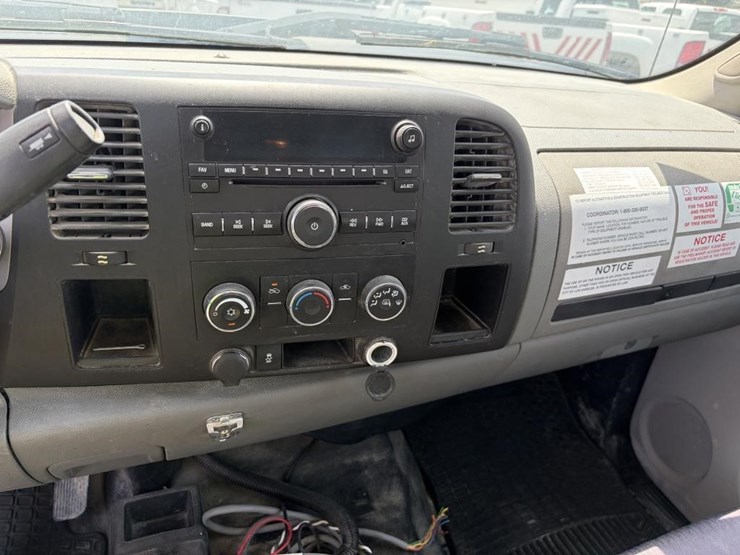 2012-gmc-sierra-3500-image-16