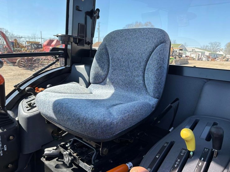 new-holland-t2320-image-19