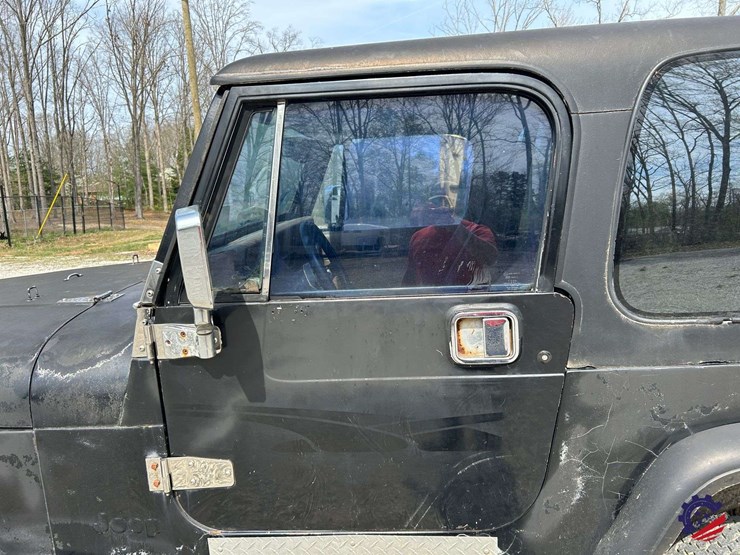 1994-jeep-wrangler-image-36