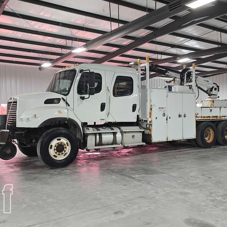 2012 FREIGHTLINER M2 106