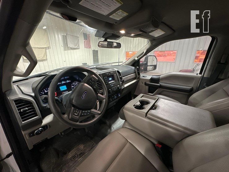 2022-ford-f350-image-17