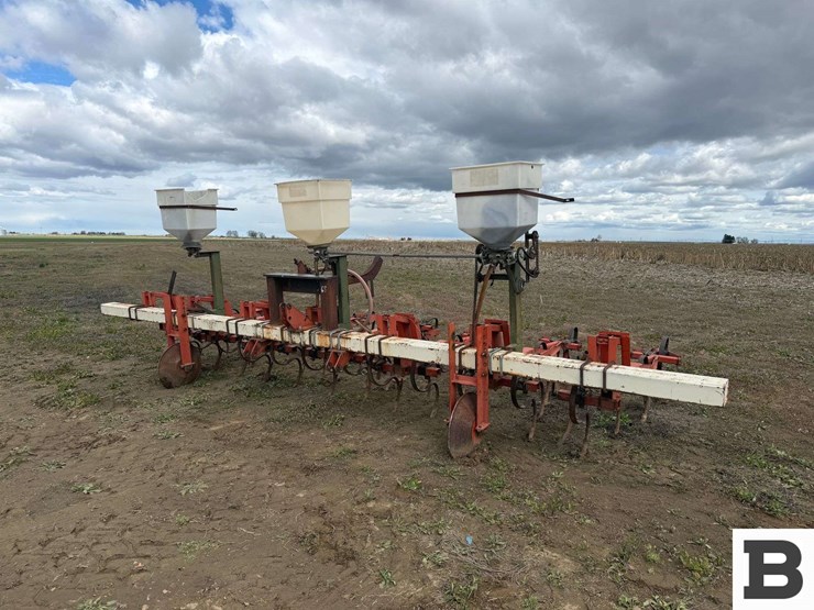 6-row-s-tine-cultivator-image-1