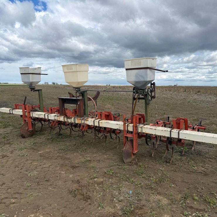 6 Row S-Tine Cultivator