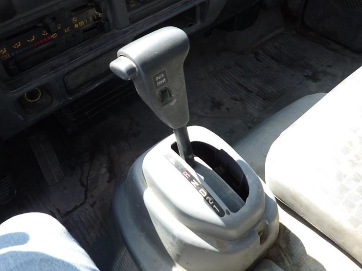 2007-isuzu-nqr-image-33