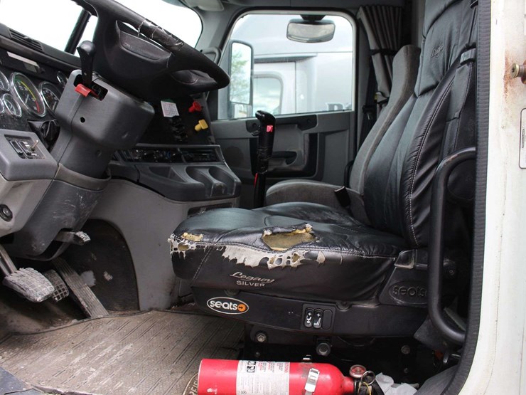 2015-freightliner-columbia-tractor-glider-2015-freightliner-columbia-3alxa7005fdgh5950-mileage:-image-33