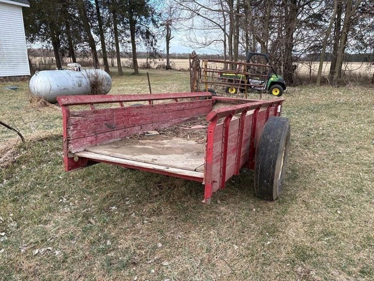 ih-wood-hauler-spreader-image-3