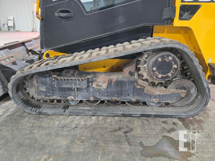 2021-jcb-3ts-8t-image-22