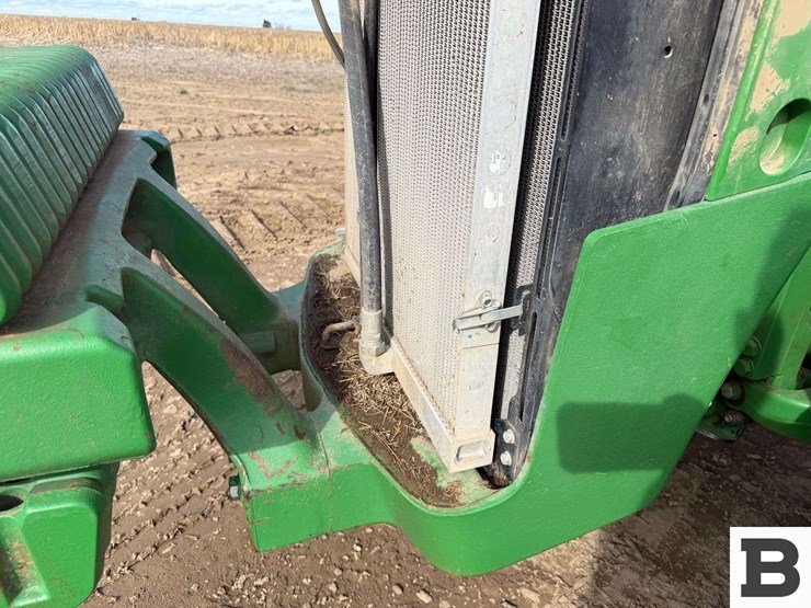 2011-john-deere-8310r-image-42