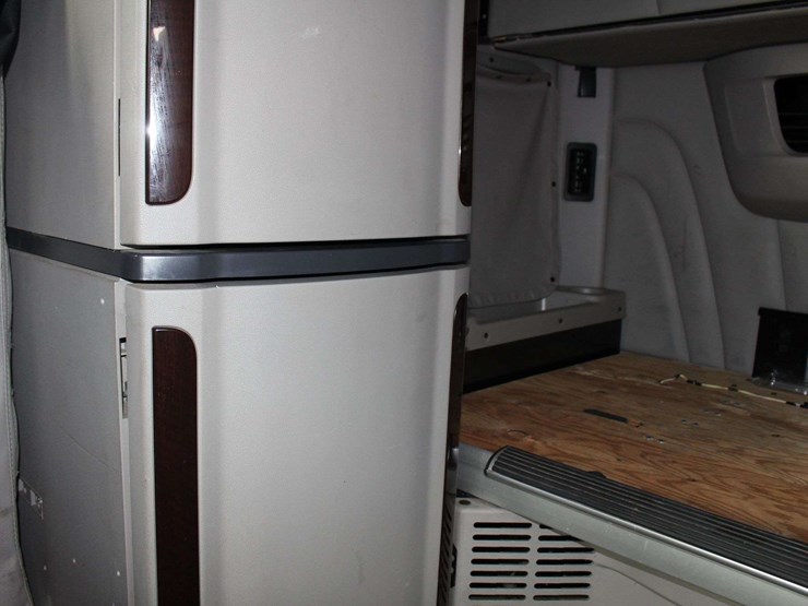 2019-peterbilt-579-image-33