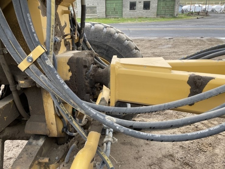 2018-caterpillar-12m3-awd-image-29