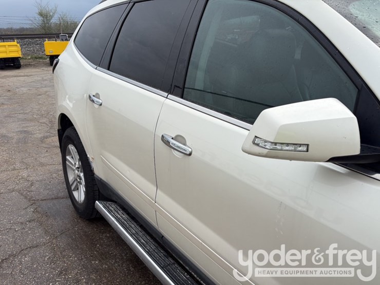 2013-chevrolet-traverse-image-25