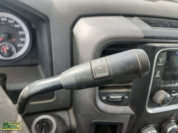 2013-dodge-2500-image-9